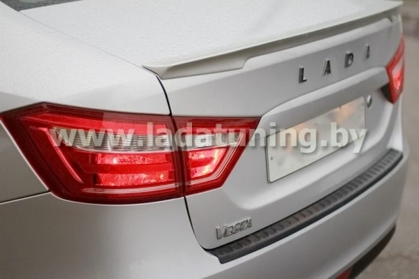 Накладка на задний бампер для Lada Vesta Sedan SW