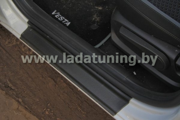 Накладка в проем дверей для Lada Vesta Sedan